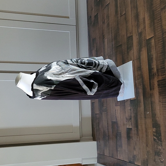 ST. Martin's silk and cotton graphic blouse. - Picture 2 of 5